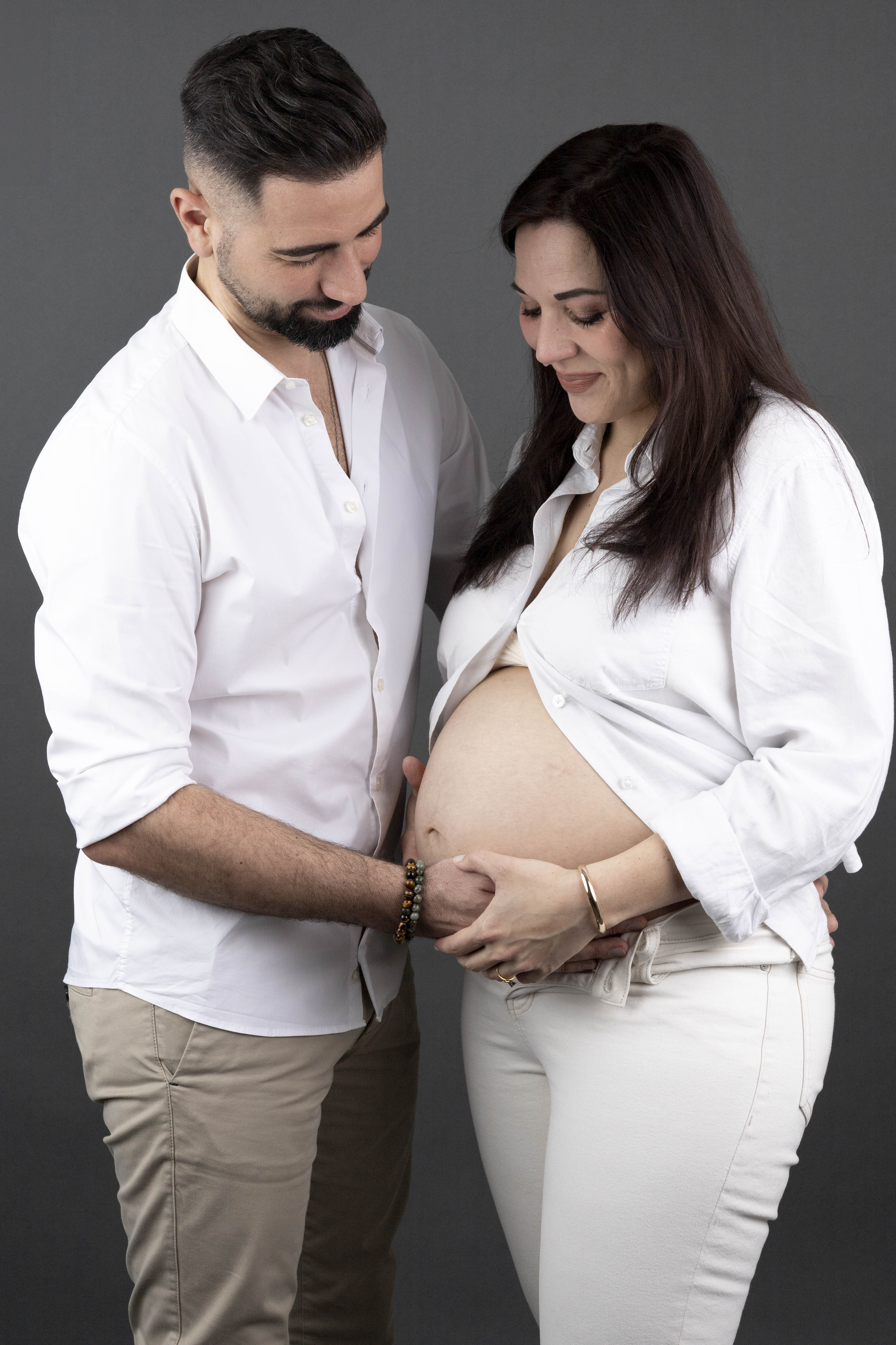 reveenphotos-grossesse-studio-complicite-coupe-lamorlaye