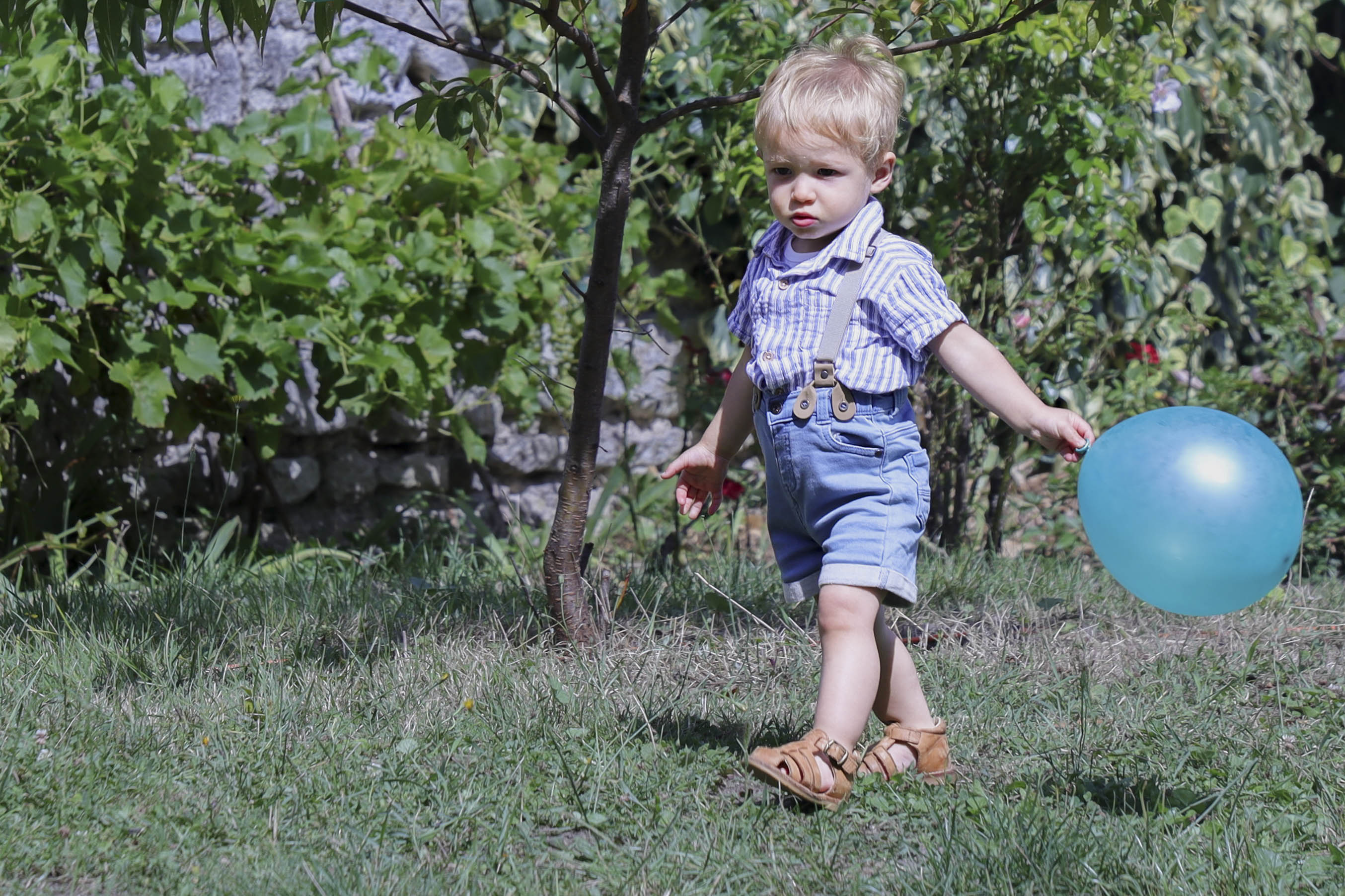 reveenphotos-enfant-jouer-naturel-simple